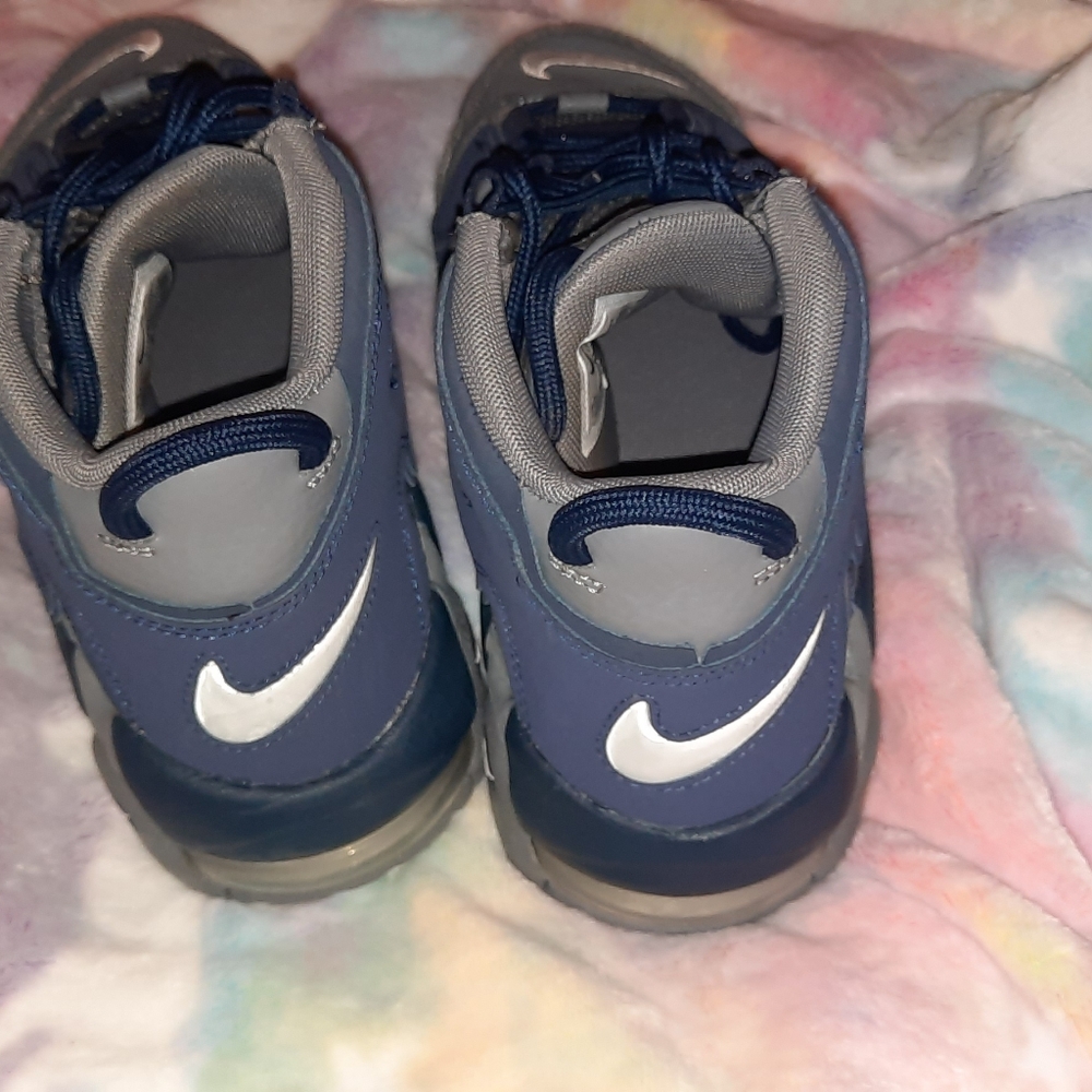 Shoes - Picture 4 of 8